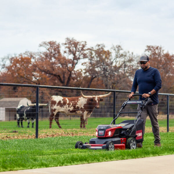 60V MAX* 30 in. (76 cm) eTimeMaster™ Personal Pace Auto-Drive™ Lawn Mower - (2) 10.0Ah Batteries/Chargers Included - Model 21491 - Image 5