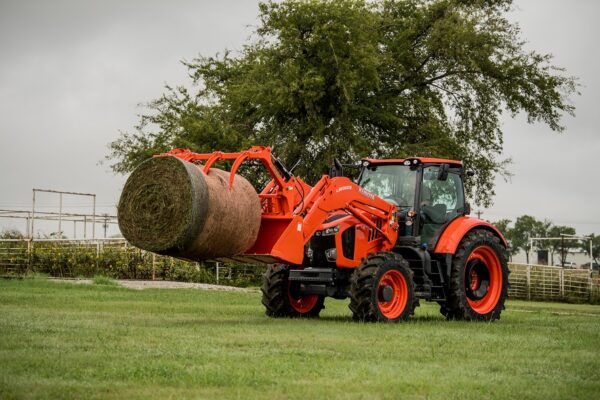 LM2605 - FRONT LOADER W EURO STYLE QUICK COUPLER 96" BUCKET