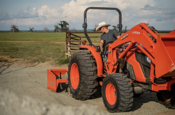 MX6000HST - 60 HP HYDROSTAT TRACTOR - Image 4