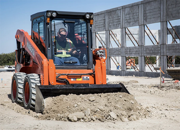 SSV65HC - 65 HP CAB HEAT A/C 2 SPD HYD Q.A 74" BUCKET - Image 6