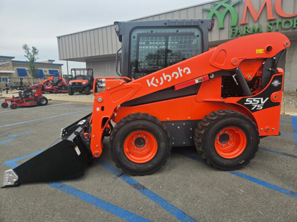 NEW KUBOTA SSV75 TRAILER PACKAGE - Image 3