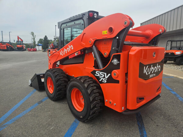 NEW KUBOTA SSV75 TRAILER PACKAGE - Image 7