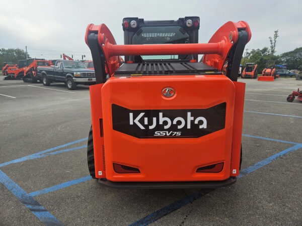 NEW KUBOTA SSV75 TRAILER PACKAGE - Image 4