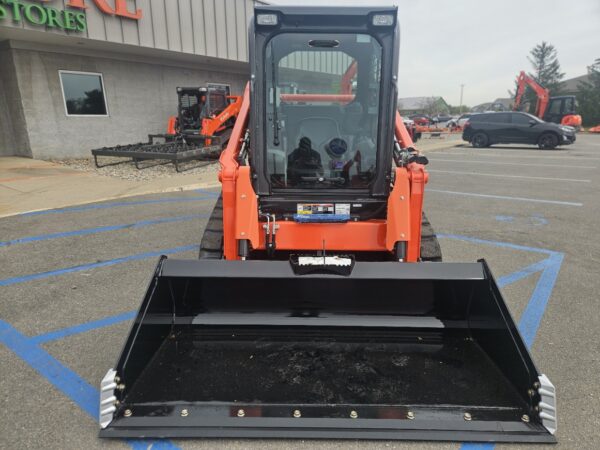 NEW KUBOTA SVL65-2 TRAILER PACKAGE - Image 2