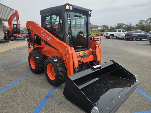 NEW KUBOTA SSV65 TRAILER PACKAGE - Image 9