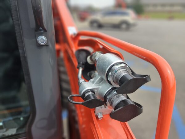 NEW KUBOTA SSV65 TRAILER PACKAGE - Image 3